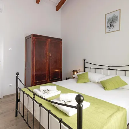Gorgeous In Holiday home *